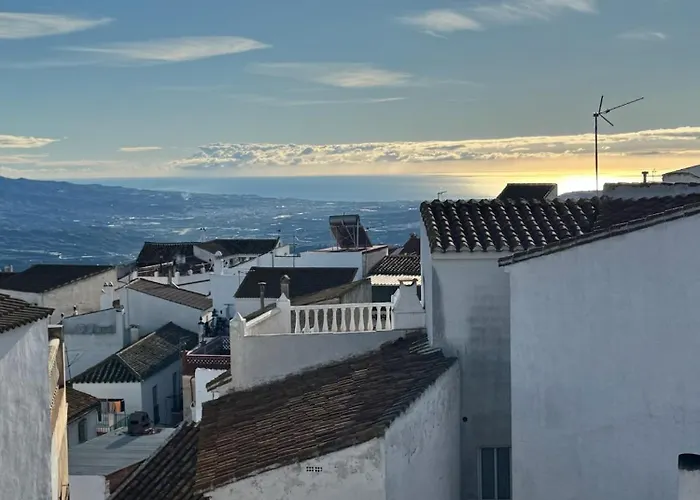 Casa Maroto - Boutique In Het Hart Comares, Rooftop Terras, Uitzicht Op Zee En Bergen, Gratis Wifi *